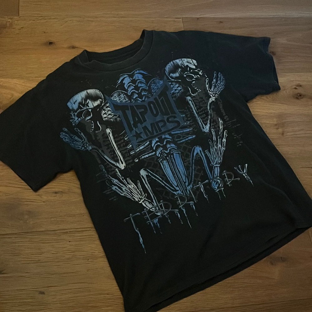 Vintage Y2K Tapout t shirt Men’s L